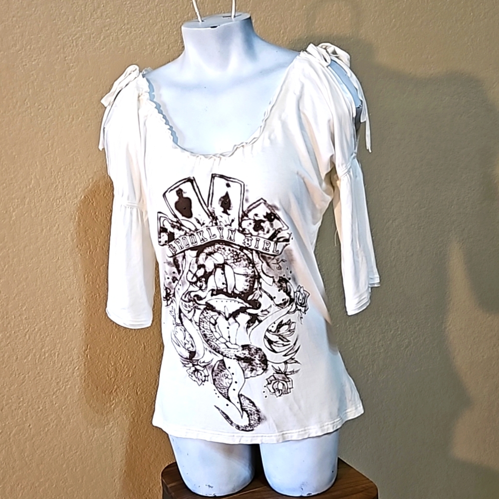 Brooklyn Girl Top  Size XLarge EUC  SplitSeam Shoulders with Tie Bell Sleeves